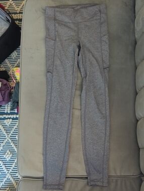 EUC lululemon athletica Heather Grey Leggings with Side Pockets